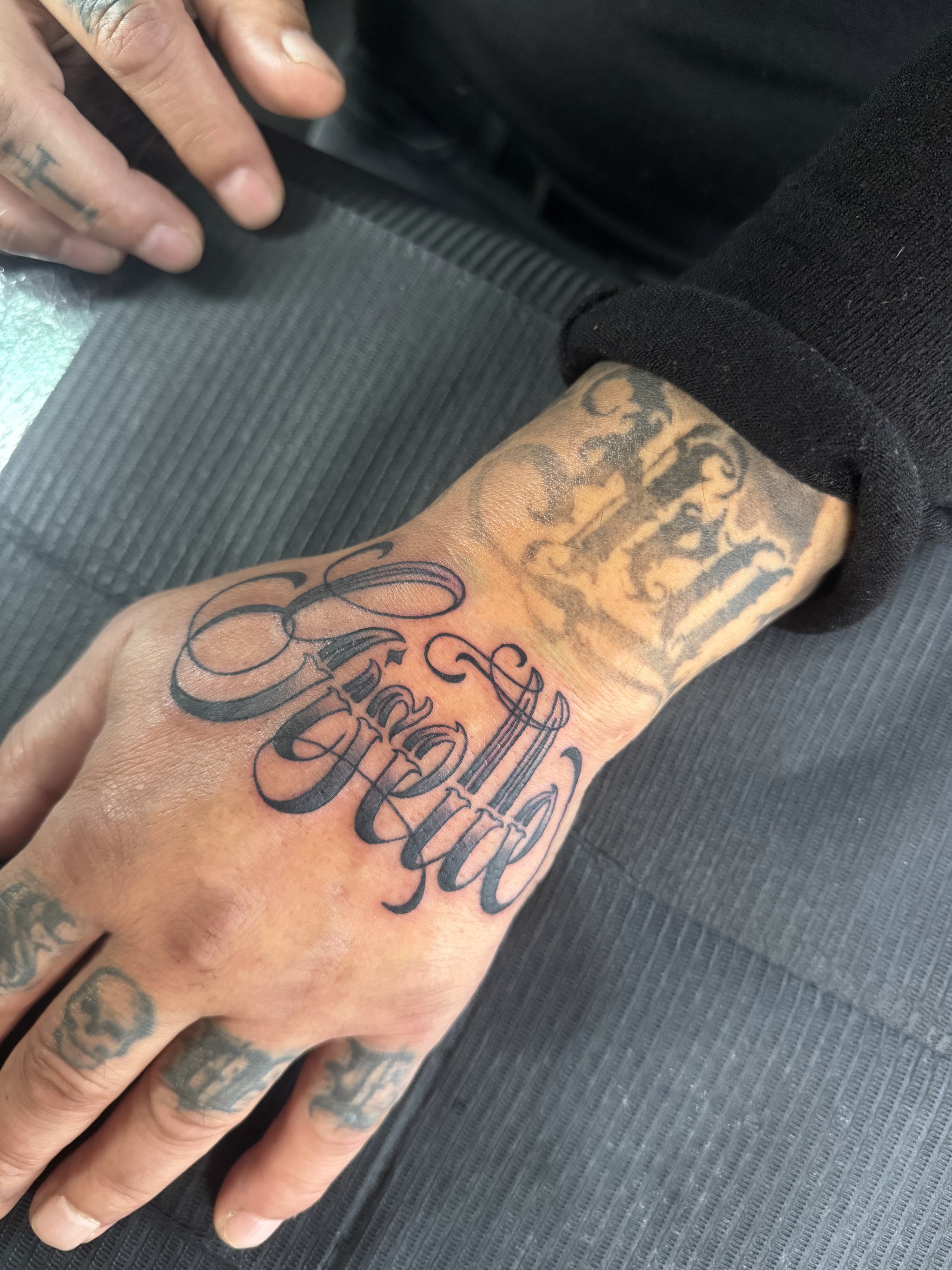 Lettering op een hand